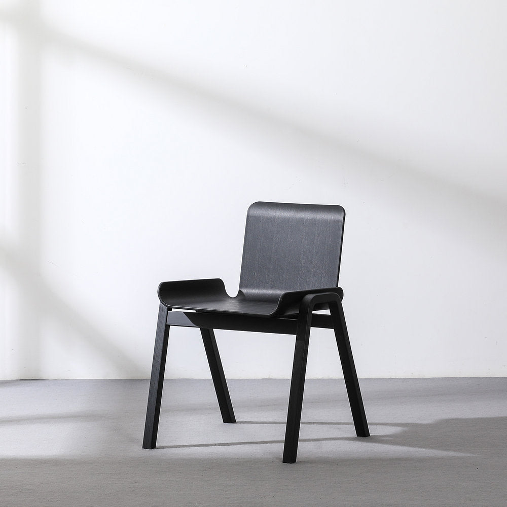 Pouli Chair