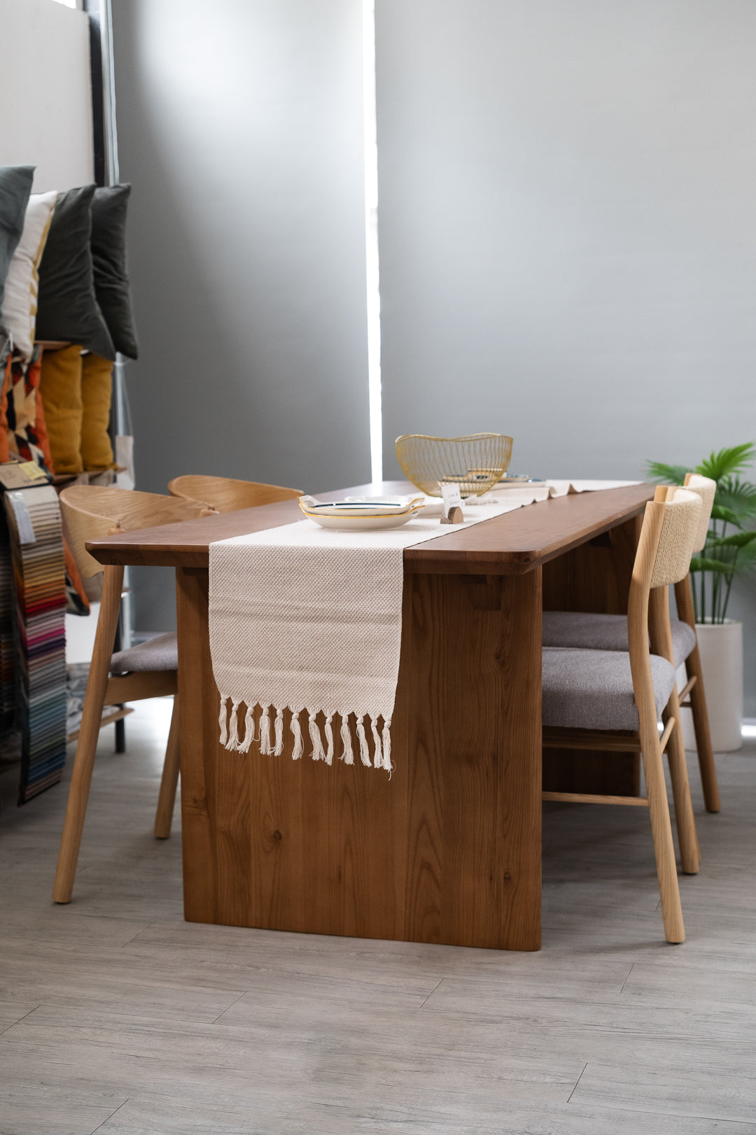 Bosk Dining Table