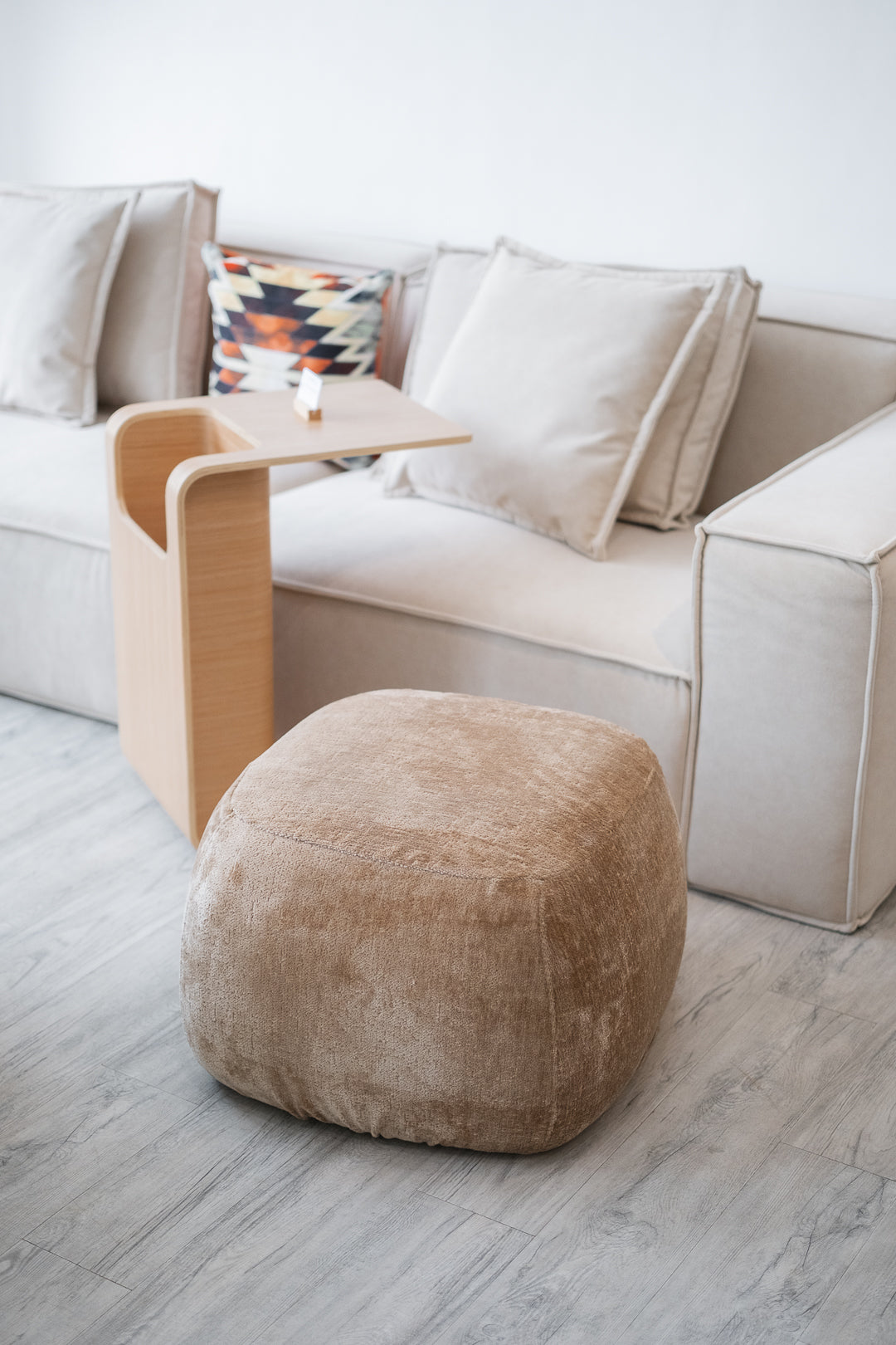 Iona Pouffe