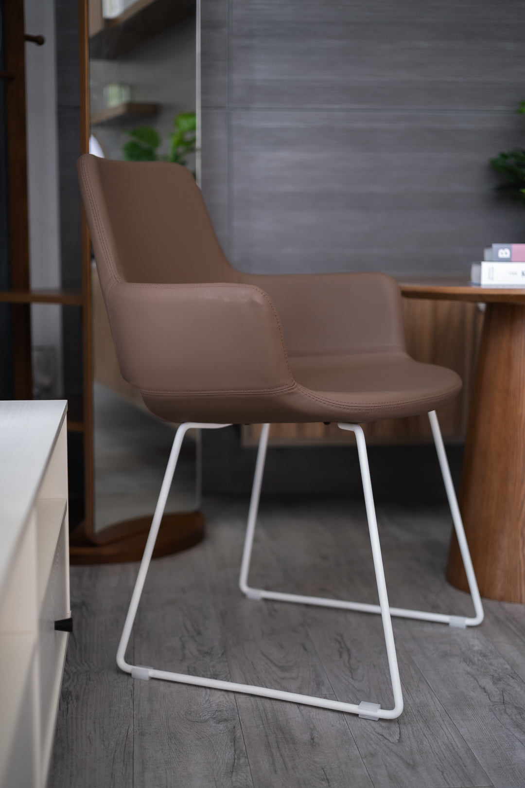 Voya Chair