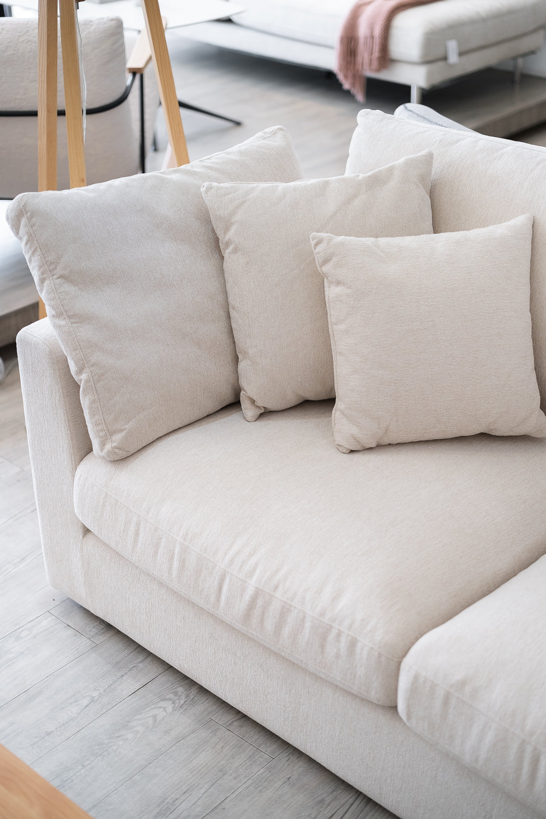 Lhanna Sofa